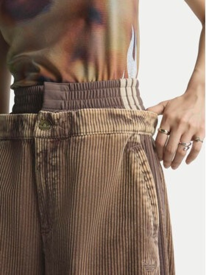 adidas Spodnie materiałowe Corduroy Sst KD8782 Brązowy Wide Leg