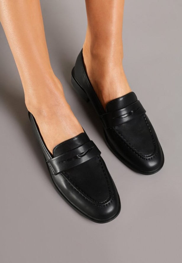 Czarne Mokasyny Meteris