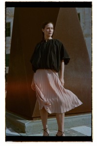 Plisowana spódnica beżowa