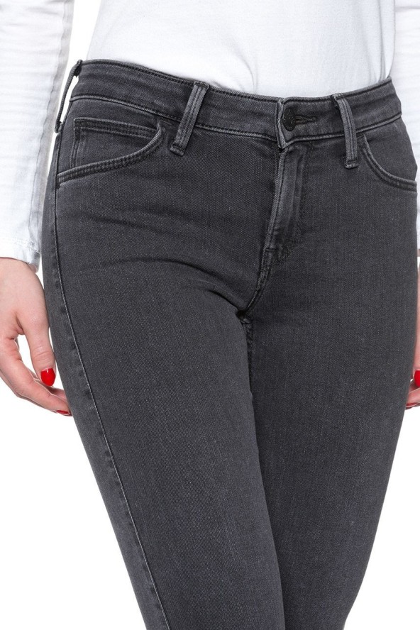 SPODNIE DAMSKIE LEE SCARLETT CROPPED CONCRETE GREY L30CYGCM 112106405