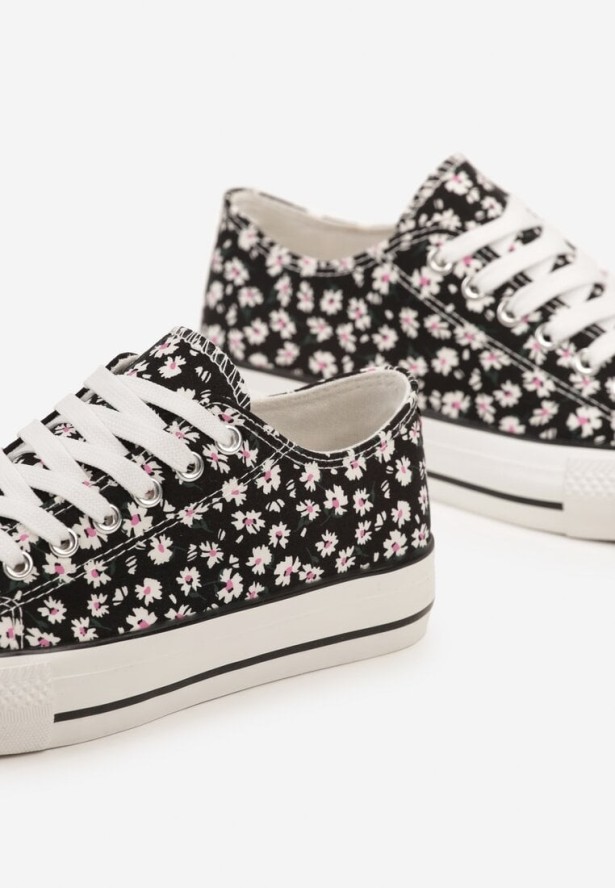 Czarne Trampki z Cholewką Zdobioną Kwiatowym Wzorem Folaianna