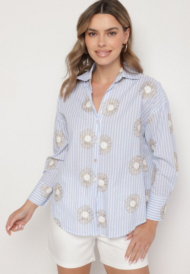 Jasnoniebieska Bawełniana Koszula w Paski Zdobiona Haftem z Metaliczną Nicią Redamia