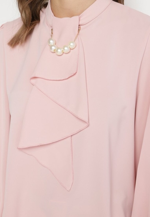 Różowa Bluzka Ozdobiona Falbaną i Perełkami Dorretia