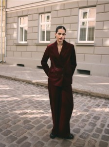 Sztruksowe spodnie - mahoniowy