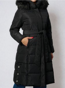 Pikowany płaszcz z kapturem - czarny