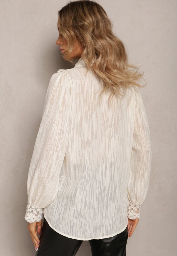 Jasnobeżowa Koszula z Metaliczną Nitką i Koronką Knikkar