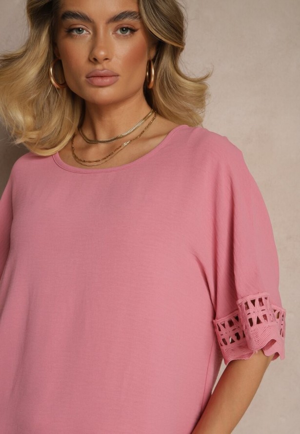 Różowa Bluzka Ozdobiona Ażurowymi Rękawami Vorana