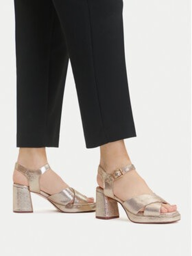 Clarks Sandały Ritzy75 Rae 26181303 Złoty