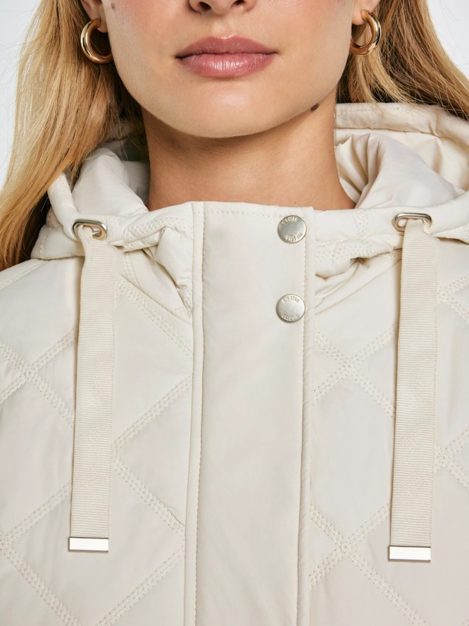 Kurtka damska pikowana z kapturem kremowa Wynterina 103