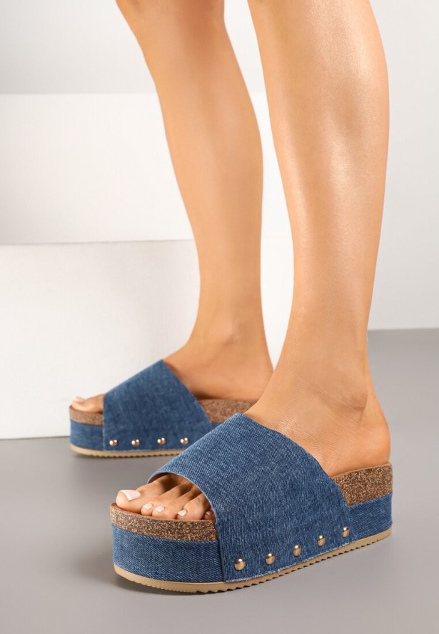 Ciemnoniebieskie Denimowe Klapki na Grubej Podeszwie z Ozdobnymi Nitami Emritia