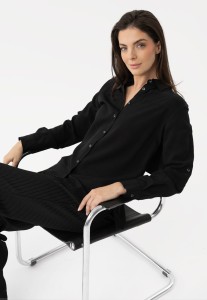 Czarna koszula z lyocellem K-AKRE