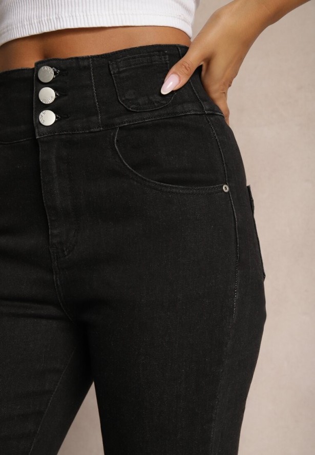 Czarne Jeansy High Waist o Kroju Dzwonów z Dodatkiem Bawełny Wykończone Guzikami Nevisca