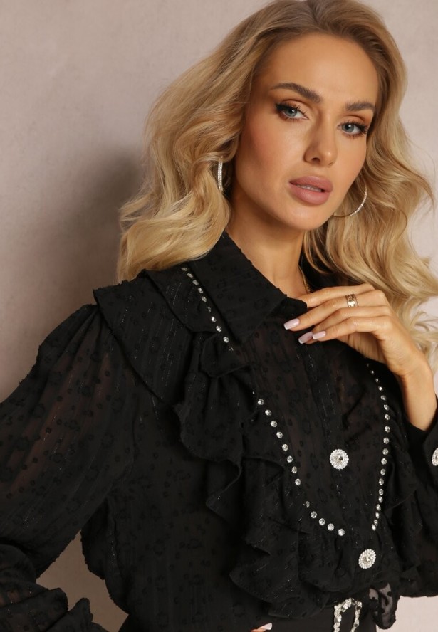 Czarna Koszula Plumeti z Falbanką i Metaliczną Nitką Eutria