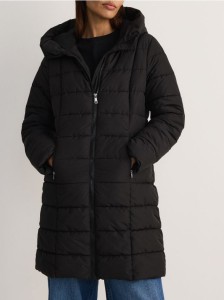 Pikowany płaszcz - czarny