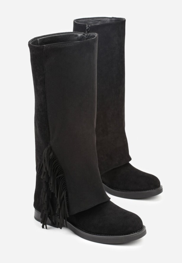 Czarne Kozaki Ozdobione Frędzlami i Wywiniętą Cholewką Reilevia