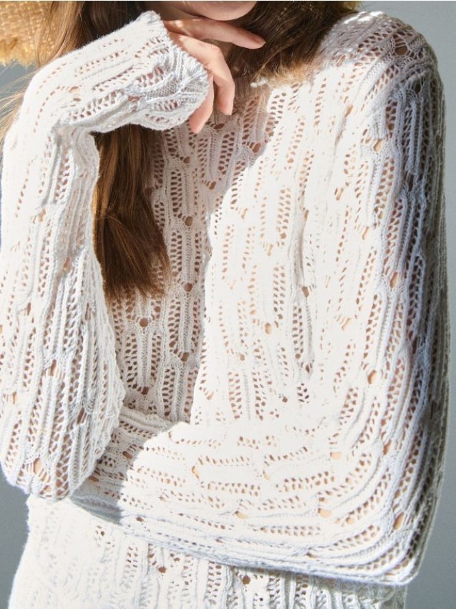 Bawełniany ażurowy sweter z dekoltem na plecach - kremowy