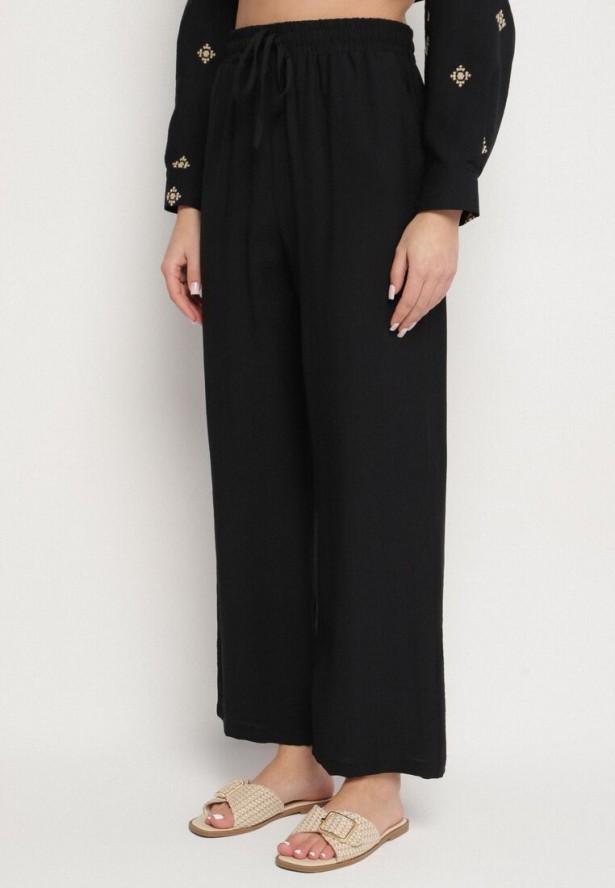 Czarny Komplet z Wiskozy o Kroju Oversize Koszula z Haftem i Spodnie Sadeonna