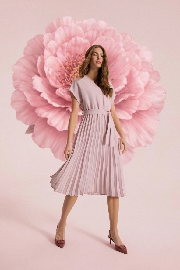 Sukienka o długości midi różowa