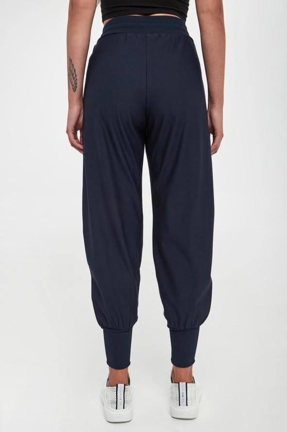 Spodnie dresowe damskie Aderire MM