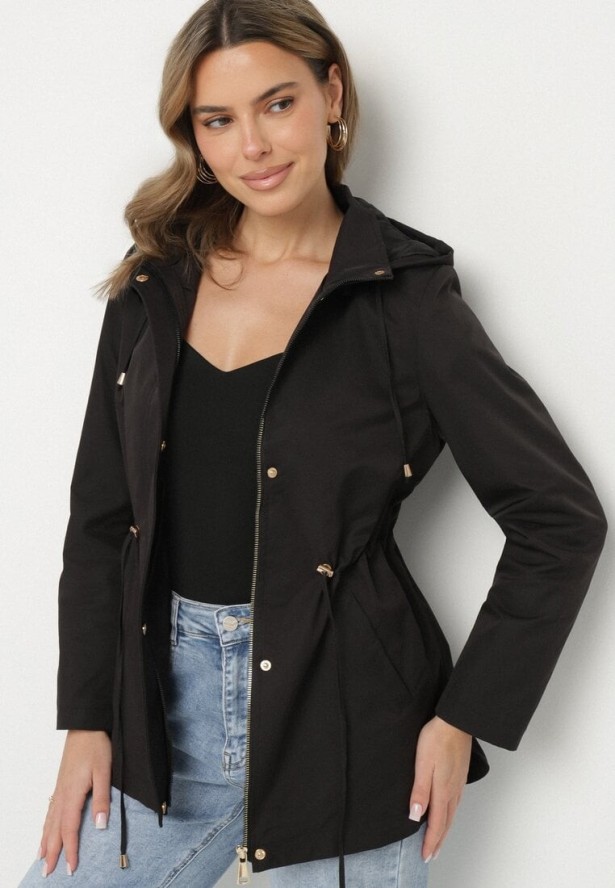 Czarna Kurtka Parka ze Ściągaczem w Talii i Odpinanym Kapturem Elanoreta