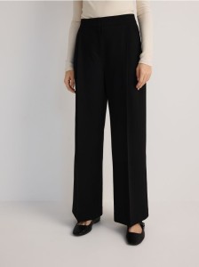 Szerokie spodnie z kantem - czarny