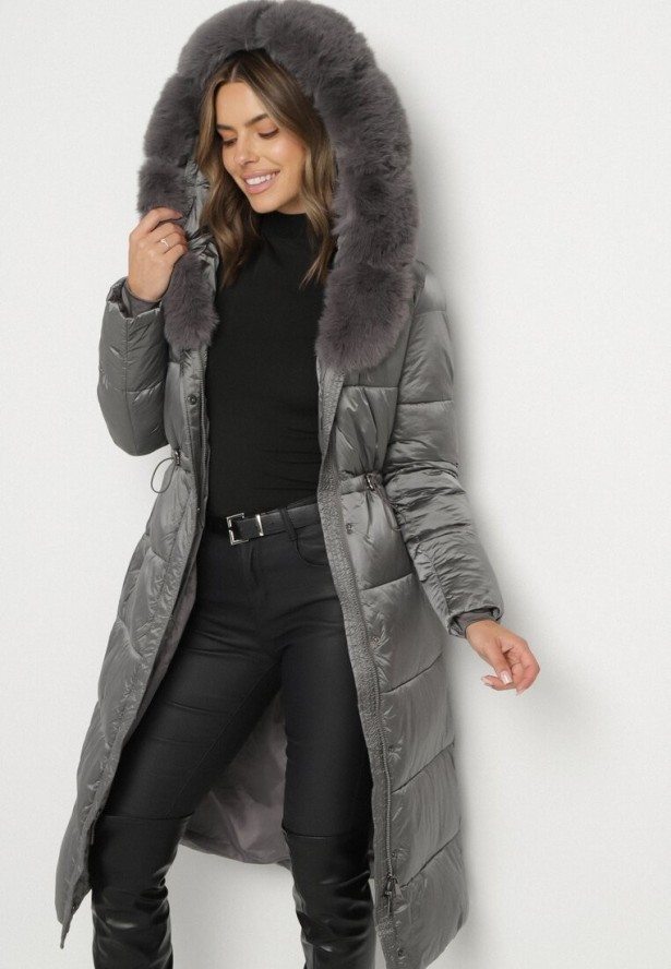 Szara Długa Kurtka Puchowa z Pikowanymi Przeszyciami i Kapturem z Futrem Zevea