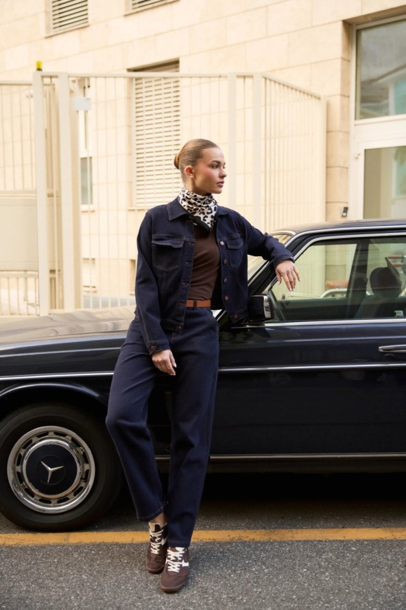 Jeansy z paskiem ciemnogranatowe