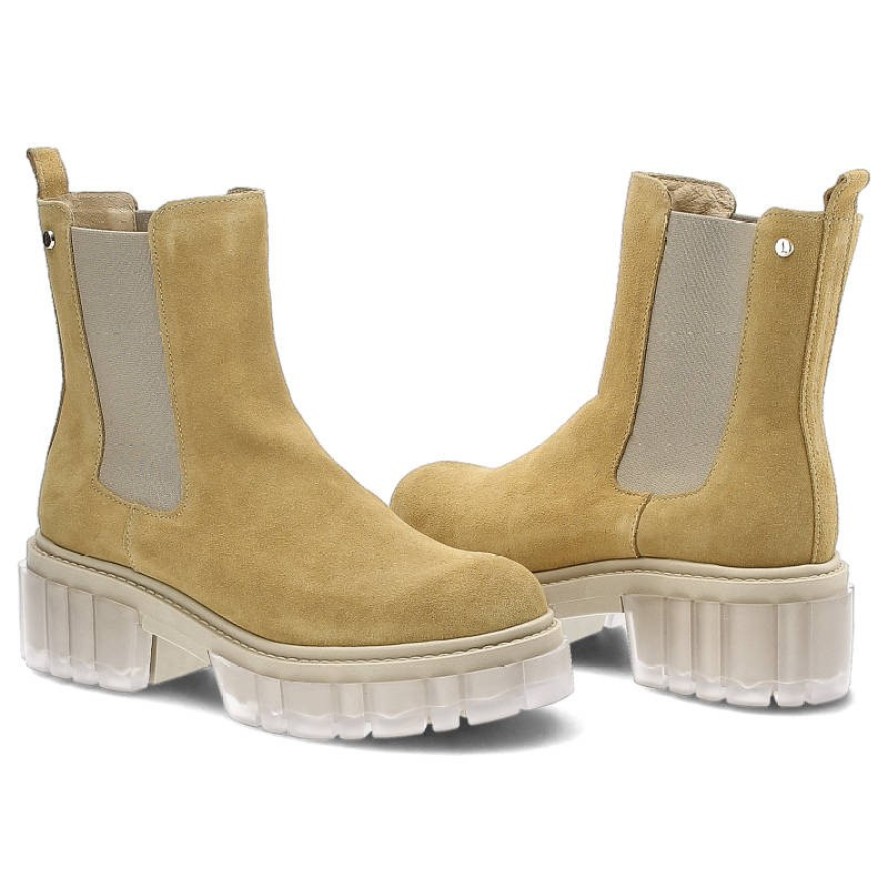 Botki damskie Lemar, wykonane ze skóry zamszowej z elastycznymi panelami bocznymi masywną podeszwą z tworzywa i pętelką z tyłu cholewki, piaskowe, 30