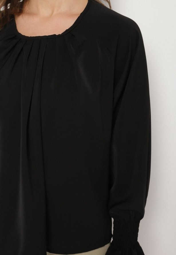 Czarna Bluzka z Ozdobnymi Falbankami Emitta