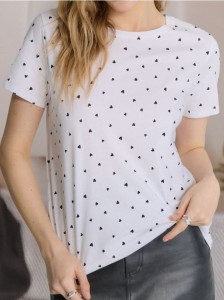 Koszulka z nadrukiem w serca - kremowy