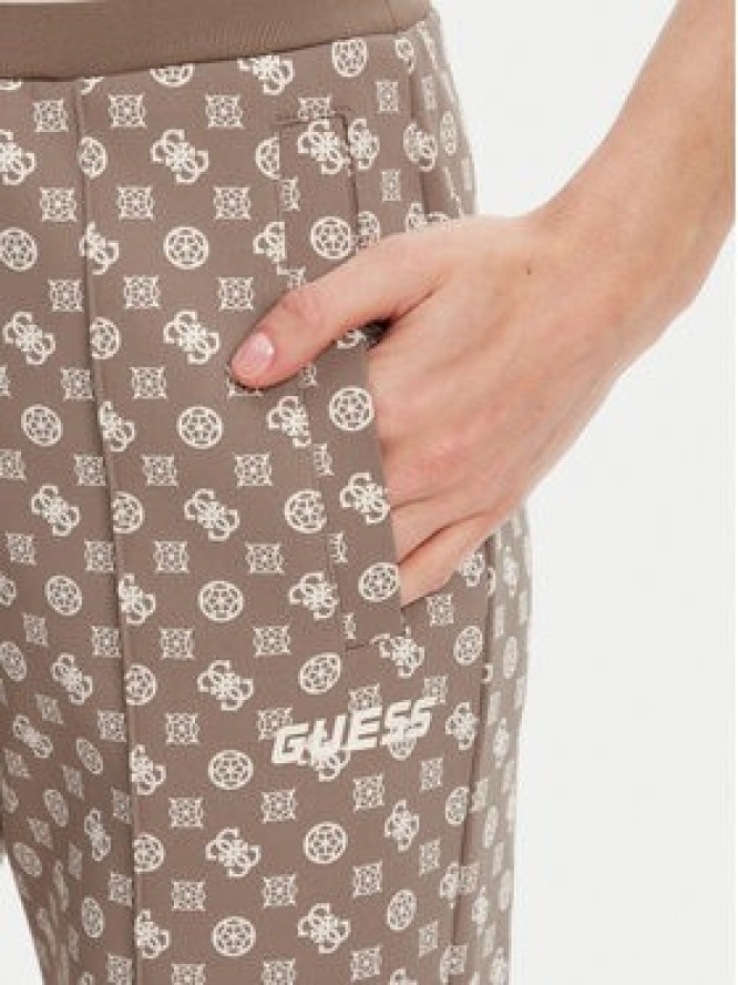 Guess Spodnie dresowe V5YB20 KB212 Brązowy Regular Fit