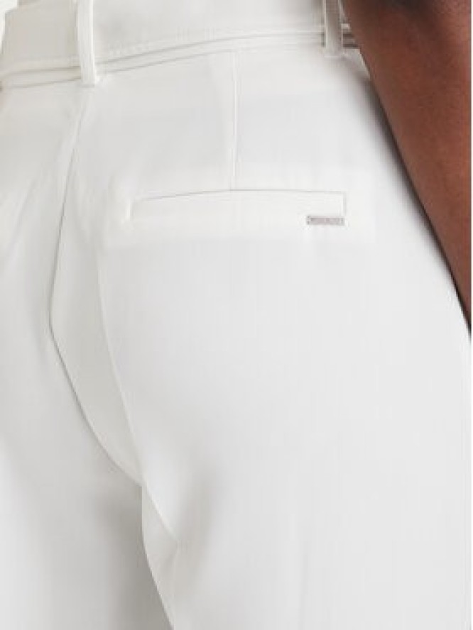 Guess Spodnie materiałowe W6GB05 W1765 Biały Regular Fit