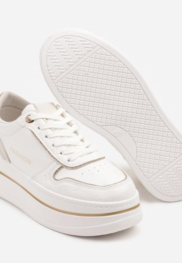 Biało-Złote Sneakersy na Platformie Ozdobione Brokatem i Napisem Udivoria
