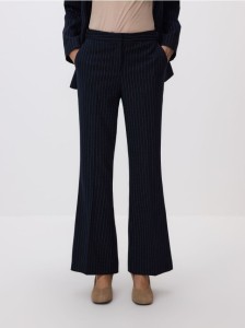 Spodnie flare w paski - granatowy