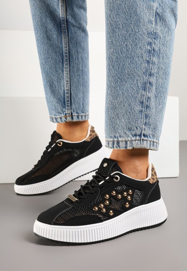 Czarne Sneakersy z Nitami i Gwiazdą Viroti