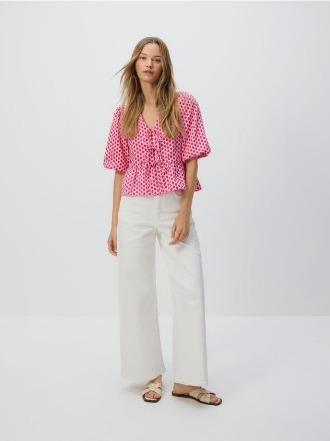 Wiązana bluzka z baskinką - różowy