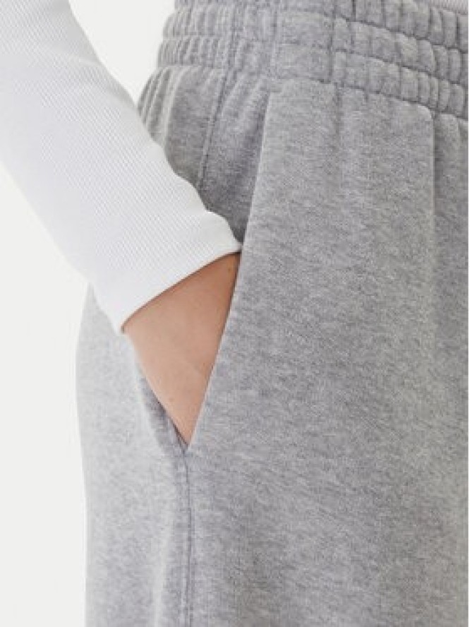 adidas Spodnie dresowe ALL SZN Holiday Glitter Fleece JV5758 Szary Loose Fit