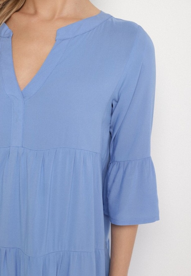 Niebieska Rozkloszowana Sukienka z Wiskozy z Falbanami Izleia