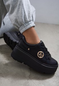 Czarne Sneakersy Vices na Platformie Ozdobione Metaliczną Aplikacją Tatellia
