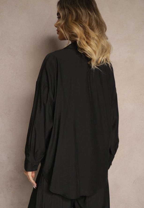 Czarna Koszula Oversize w Klasycznym Stylu z Kieszonką Liozira