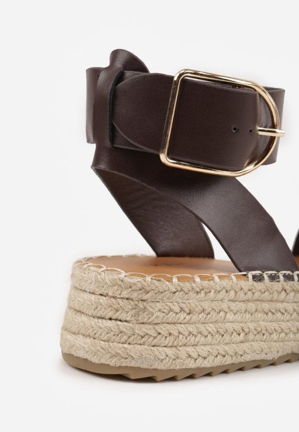 Ciemnobrązowe Sandały VICES na Plecionej Grubej Podeszwie z Paskiem Wokół Kostki Casilla