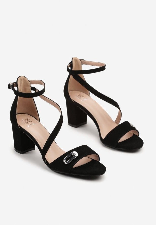 Czarne Sandały na Obcasie z Metaliczną Ozdobą Maralisa