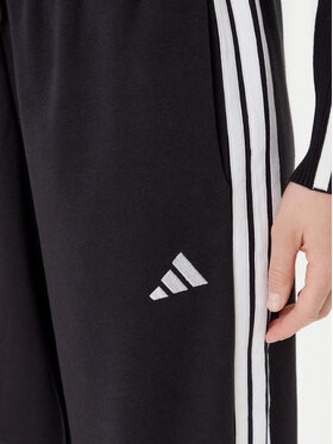 adidas Spodnie dresowe Essentials 3-Stripes Fleece JE1276 Czarny Loose Fit