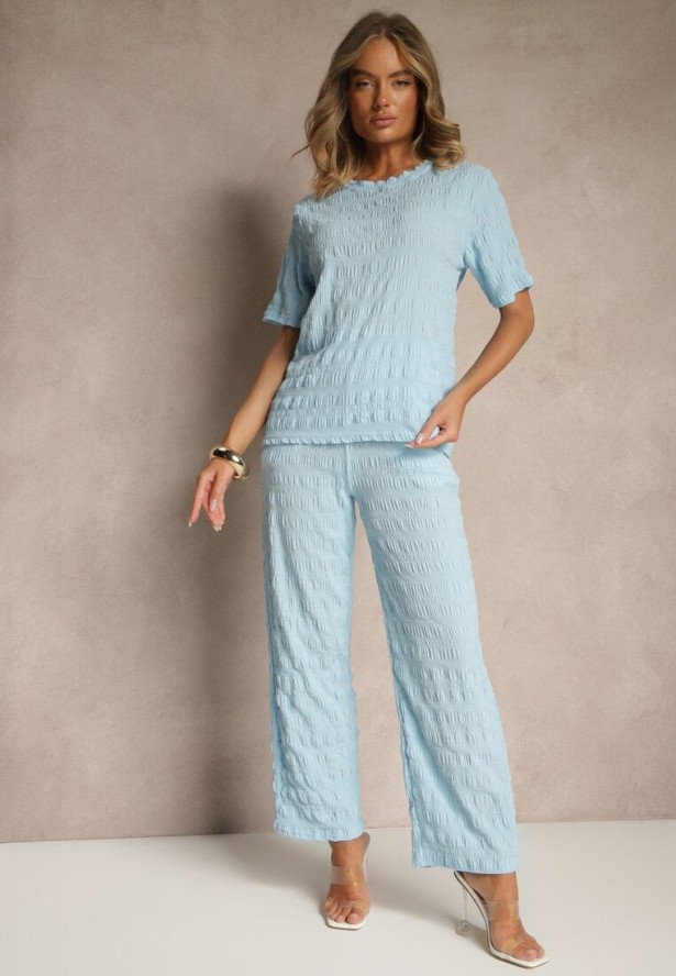 Jasnoniebieski Casualowy Komplet z Szerokimi Spodniami i T-shirtem Devineva