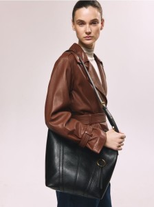 Torebka shopper z zawieszką - czarny