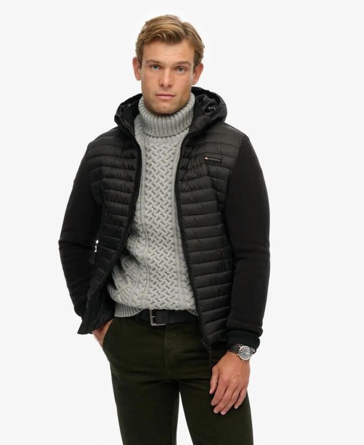 superdry Kurtka Hooded Storm Fleece Hybrid – Pikowany Tułów i Polarowe Rękawy