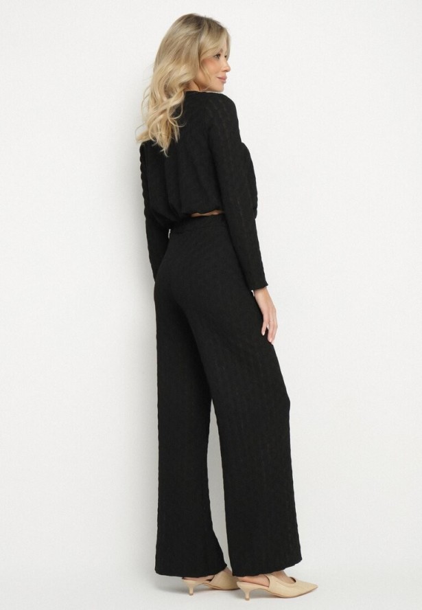 Czarny Komplet z Tłoczonej Tkaniny Szerokie Spodnie i Bufiasta Bluzka Calloti