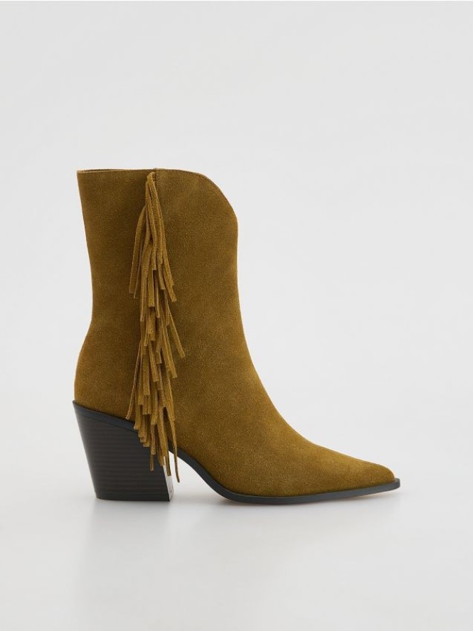 Zamszowe botki z frędzlami - brązowy