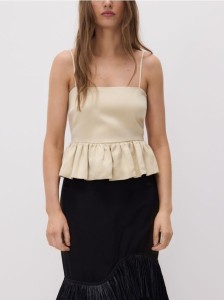 Satynowy top z baskinką - kremowy
