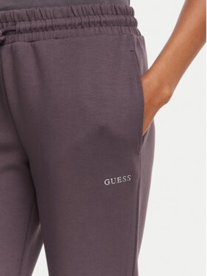 Guess Spodnie dresowe V6YB25 K4803 Brązowy Regular Fit